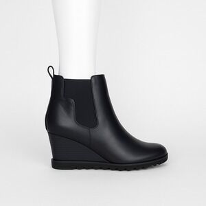 Universal Thread Black Faux Leather Wedge‎ Chelsea Boots Size 9.5